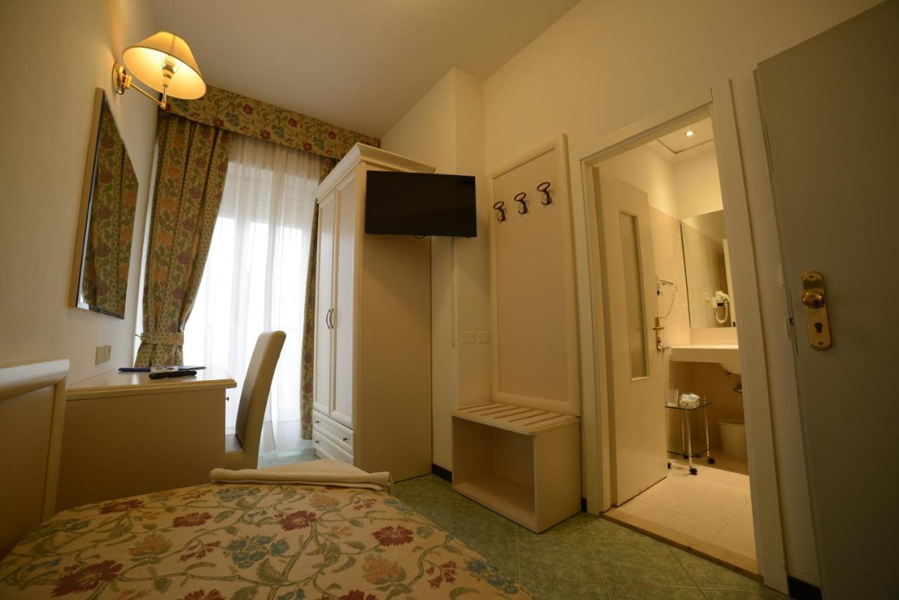 Hotel Nord Est Cattolica Exterior photo